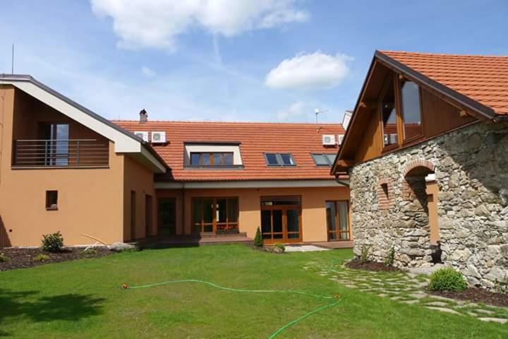 Hotel Domecek Milevsko Zewnętrze zdjęcie